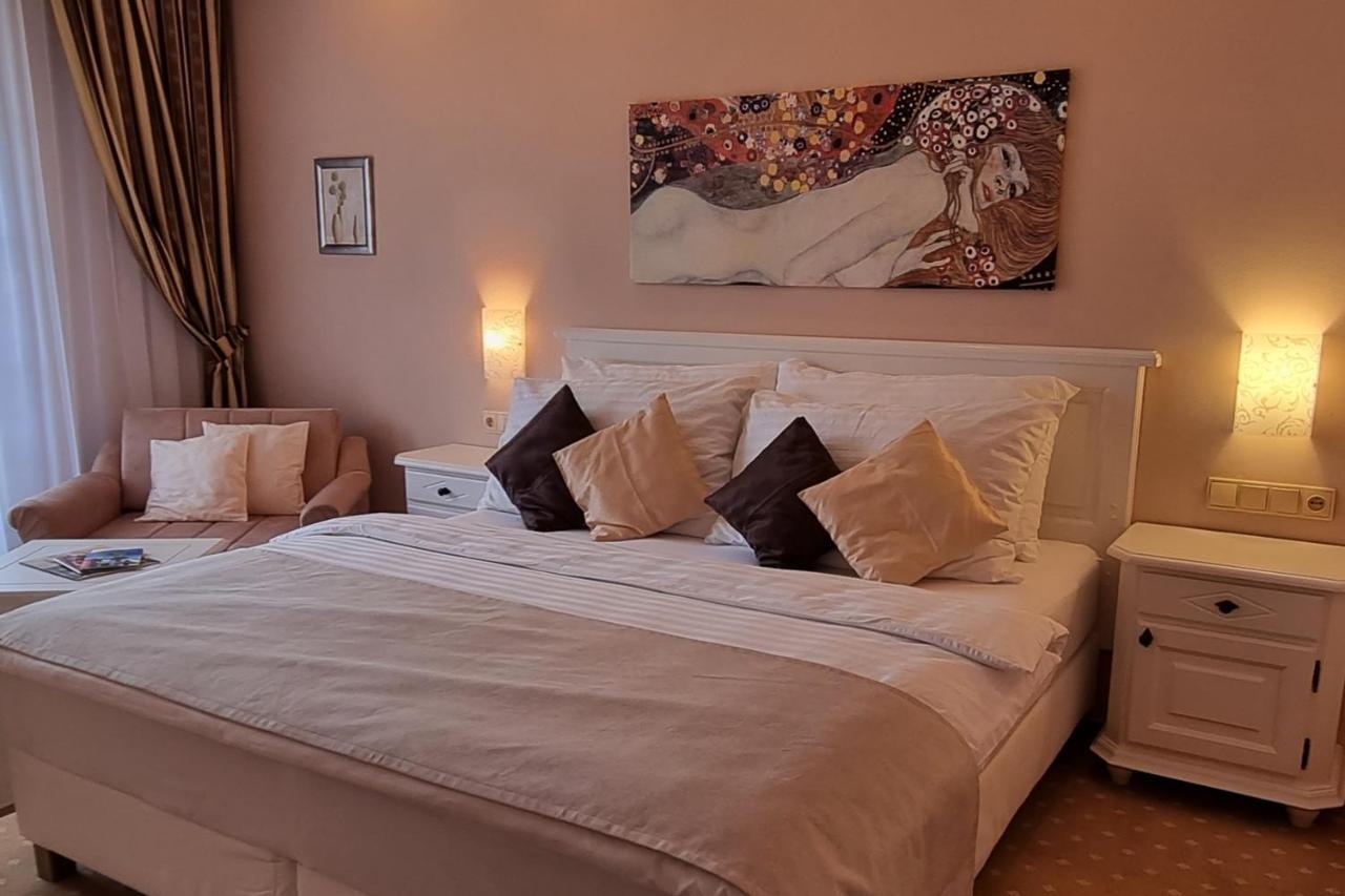 Wellness Hotel Zlata Lipa เดชชิน ภายนอก รูปภาพ
