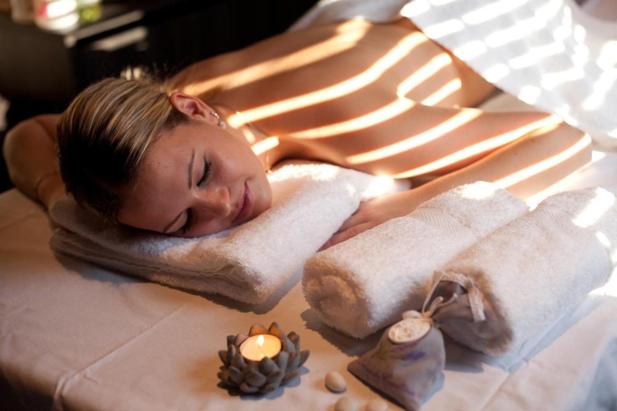Wellness Hotel Zlata Lipa เดชชิน ภายนอก รูปภาพ